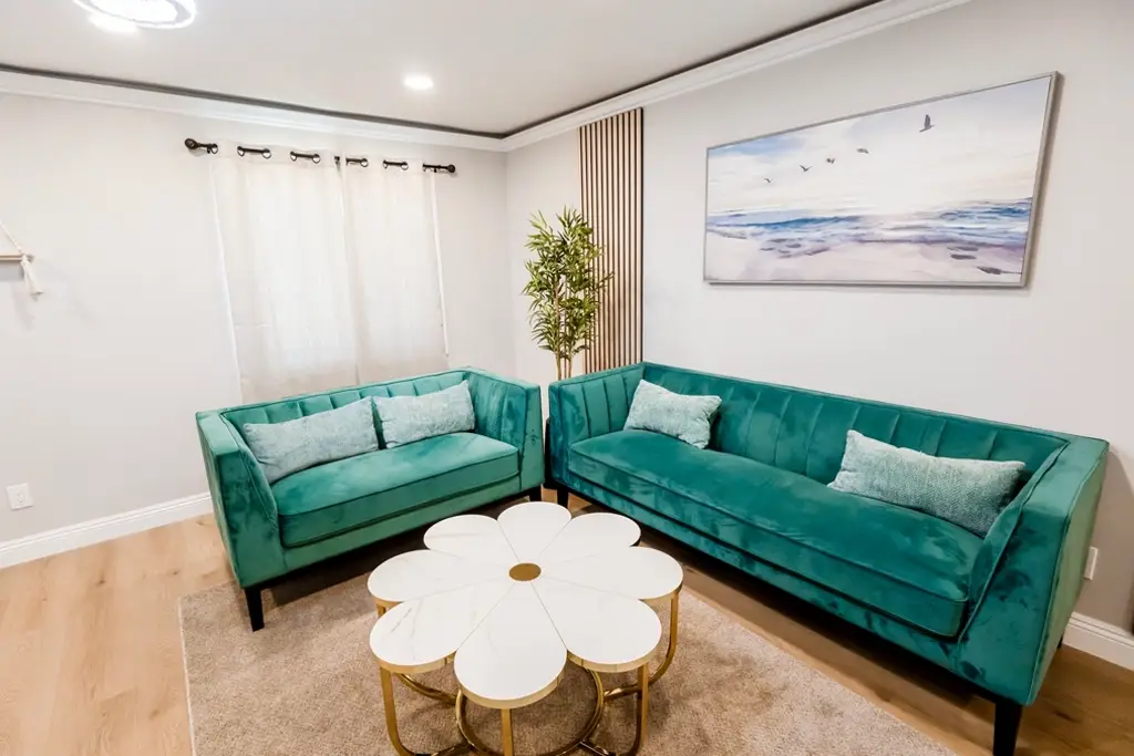 6168 Cumberland Street luxury interior